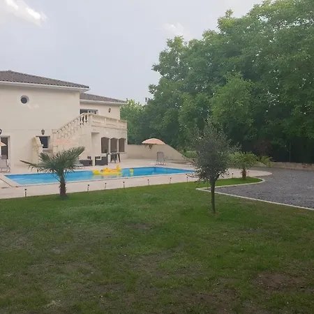 Maison Calme Et Spacieuse Bassens  Esterno foto